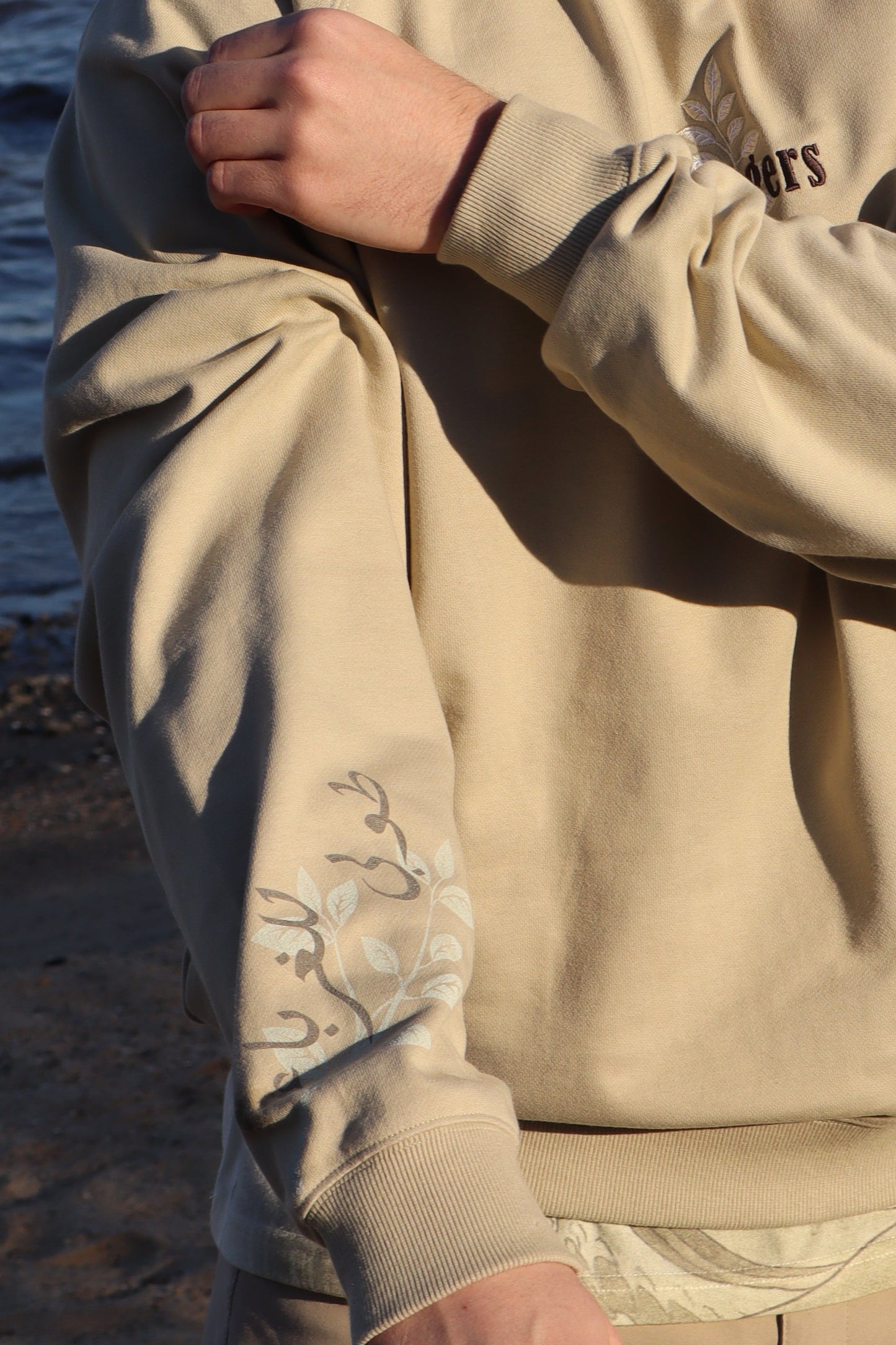 STRANGERS | HEAVY EMBROIDERED CREWNECK